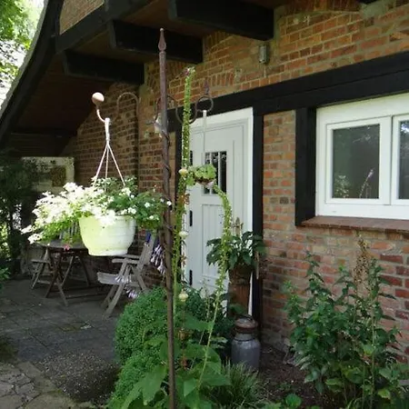 At The Apple Tree * Faßberg