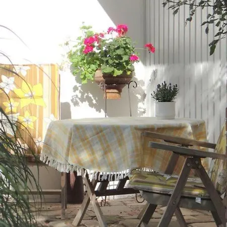 Apartment At The Apple Tree *